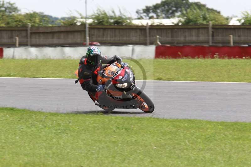 Motorcycle action photographs;Trackday digital images;event digital images;eventdigitalimages;no limits trackday;peter wileman photography;snetterton;snetterton circuit norfolk;snetterton photographs;trackday;trackday photos