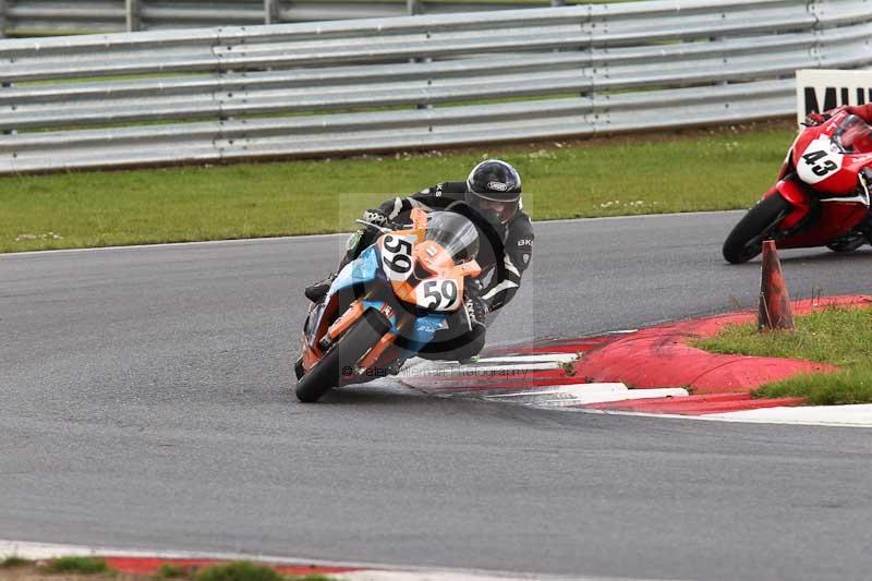 Motorcycle action photographs;Trackday digital images;event digital images;eventdigitalimages;no limits trackday;peter wileman photography;snetterton;snetterton circuit norfolk;snetterton photographs;trackday;trackday photos