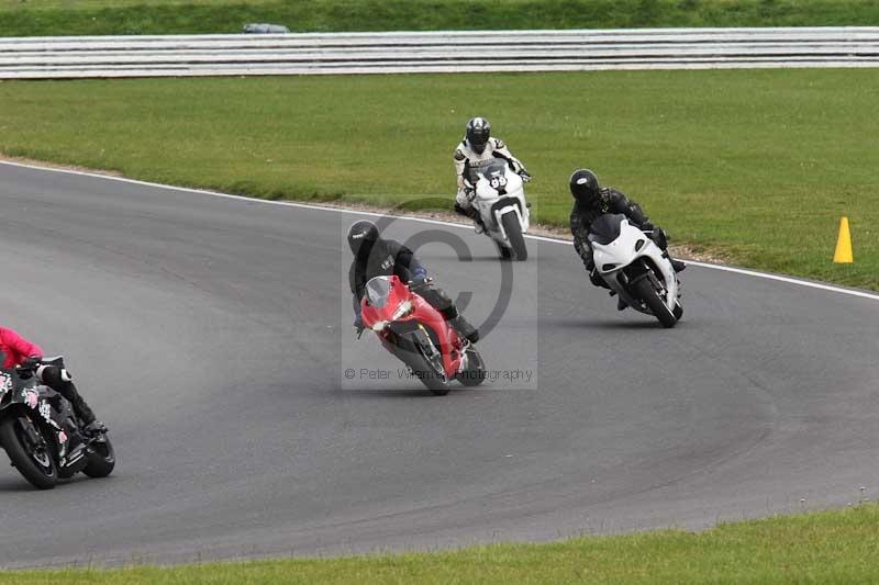 Motorcycle action photographs;Trackday digital images;event digital images;eventdigitalimages;no limits trackday;peter wileman photography;snetterton;snetterton circuit norfolk;snetterton photographs;trackday;trackday photos