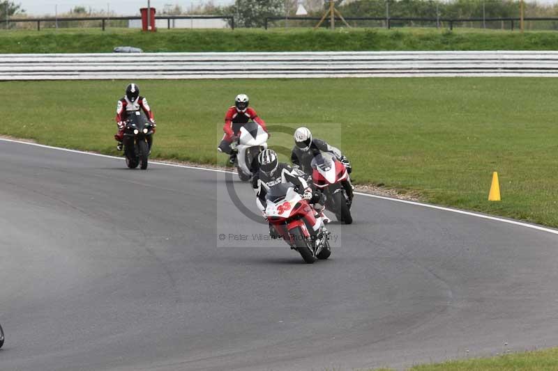 Motorcycle action photographs;Trackday digital images;event digital images;eventdigitalimages;no limits trackday;peter wileman photography;snetterton;snetterton circuit norfolk;snetterton photographs;trackday;trackday photos