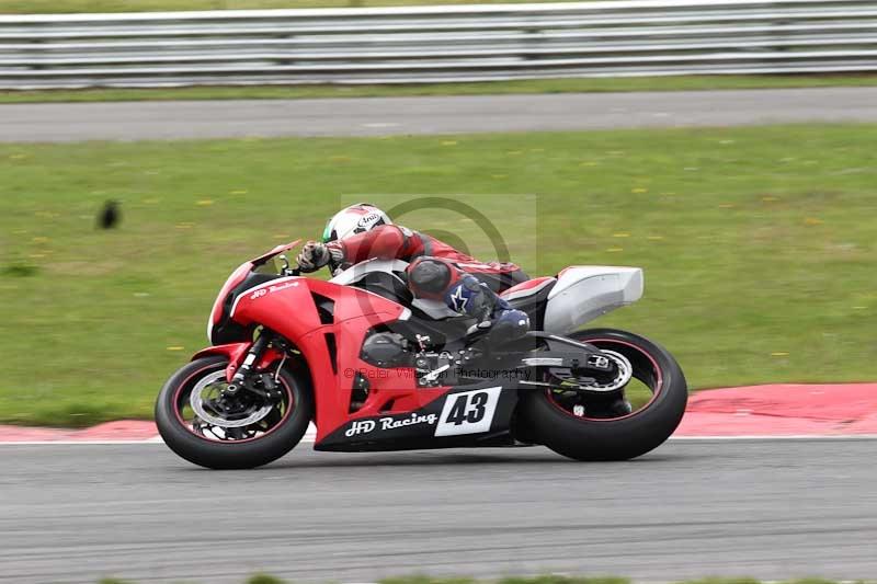 Motorcycle action photographs;Trackday digital images;event digital images;eventdigitalimages;no limits trackday;peter wileman photography;snetterton;snetterton circuit norfolk;snetterton photographs;trackday;trackday photos