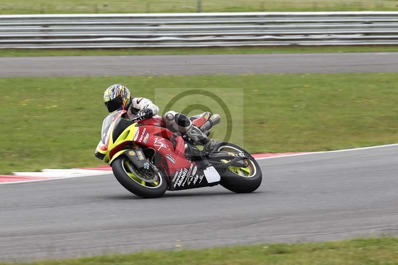 Motorcycle action photographs;Trackday digital images;event digital images;eventdigitalimages;no limits trackday;peter wileman photography;snetterton;snetterton circuit norfolk;snetterton photographs;trackday;trackday photos