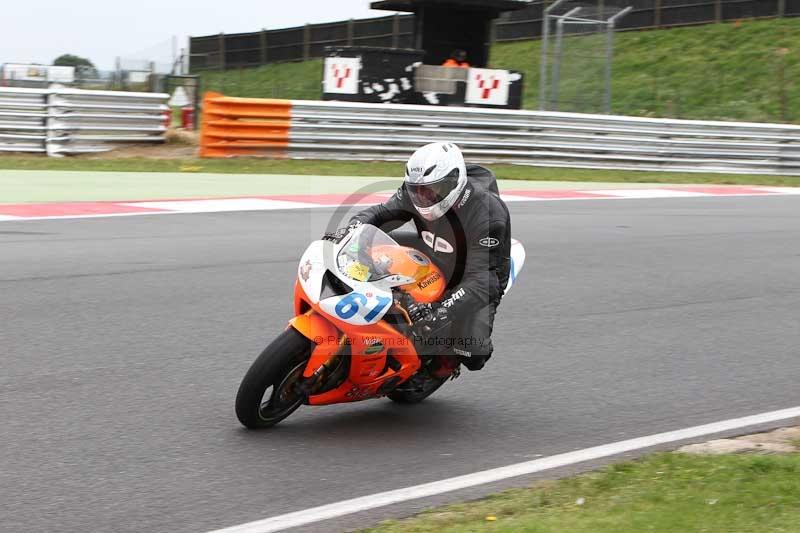 Motorcycle action photographs;Trackday digital images;event digital images;eventdigitalimages;no limits trackday;peter wileman photography;snetterton;snetterton circuit norfolk;snetterton photographs;trackday;trackday photos