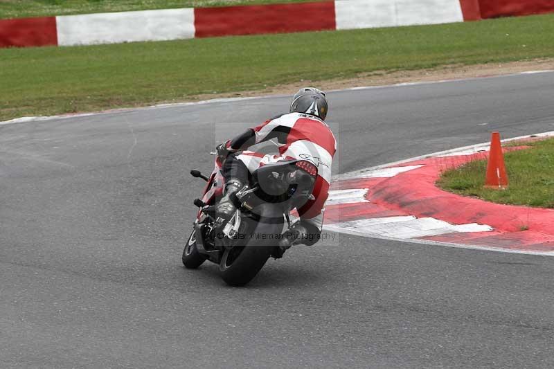 Motorcycle action photographs;Trackday digital images;event digital images;eventdigitalimages;no limits trackday;peter wileman photography;snetterton;snetterton circuit norfolk;snetterton photographs;trackday;trackday photos