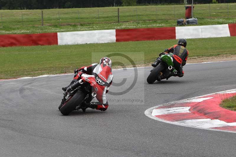 Motorcycle action photographs;Trackday digital images;event digital images;eventdigitalimages;no limits trackday;peter wileman photography;snetterton;snetterton circuit norfolk;snetterton photographs;trackday;trackday photos