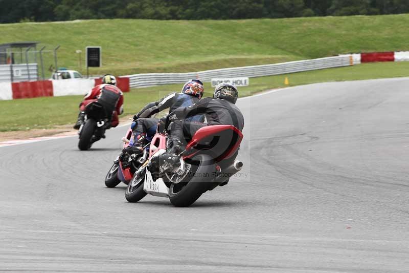 Motorcycle action photographs;Trackday digital images;event digital images;eventdigitalimages;no limits trackday;peter wileman photography;snetterton;snetterton circuit norfolk;snetterton photographs;trackday;trackday photos