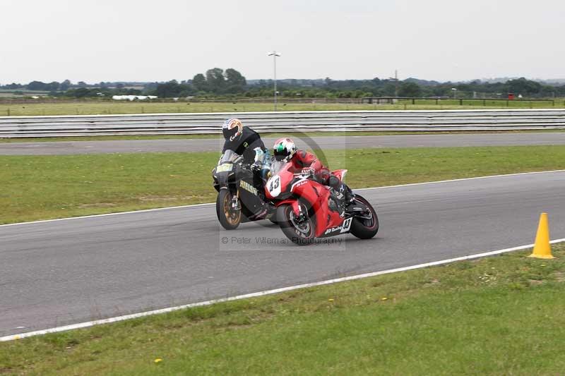 Motorcycle action photographs;Trackday digital images;event digital images;eventdigitalimages;no limits trackday;peter wileman photography;snetterton;snetterton circuit norfolk;snetterton photographs;trackday;trackday photos