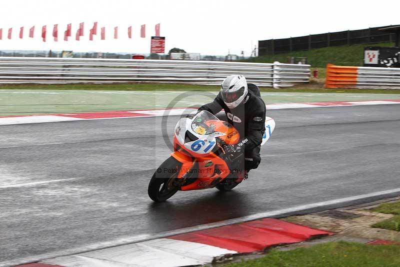 Motorcycle action photographs;Trackday digital images;event digital images;eventdigitalimages;no limits trackday;peter wileman photography;snetterton;snetterton circuit norfolk;snetterton photographs;trackday;trackday photos