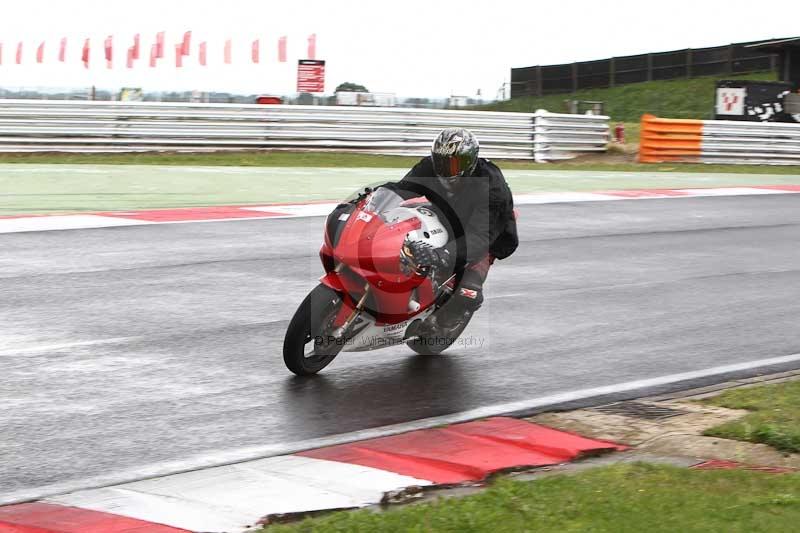 Motorcycle action photographs;Trackday digital images;event digital images;eventdigitalimages;no limits trackday;peter wileman photography;snetterton;snetterton circuit norfolk;snetterton photographs;trackday;trackday photos