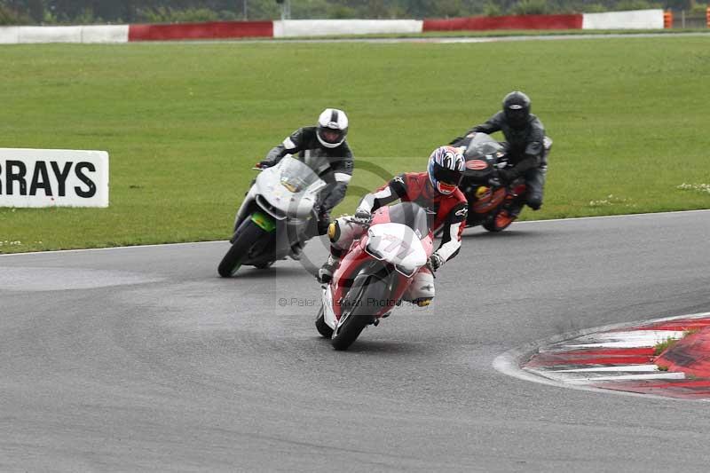 Motorcycle action photographs;Trackday digital images;event digital images;eventdigitalimages;no limits trackday;peter wileman photography;snetterton;snetterton circuit norfolk;snetterton photographs;trackday;trackday photos