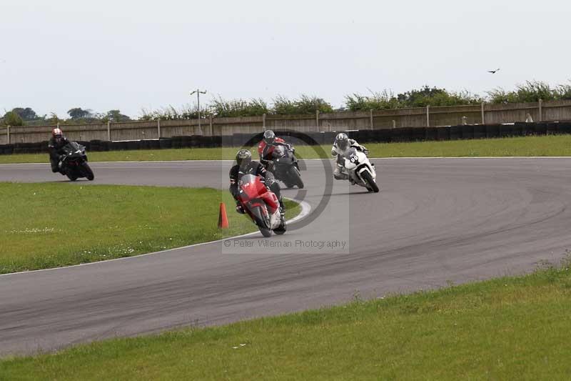 Motorcycle action photographs;Trackday digital images;event digital images;eventdigitalimages;no limits trackday;peter wileman photography;snetterton;snetterton circuit norfolk;snetterton photographs;trackday;trackday photos