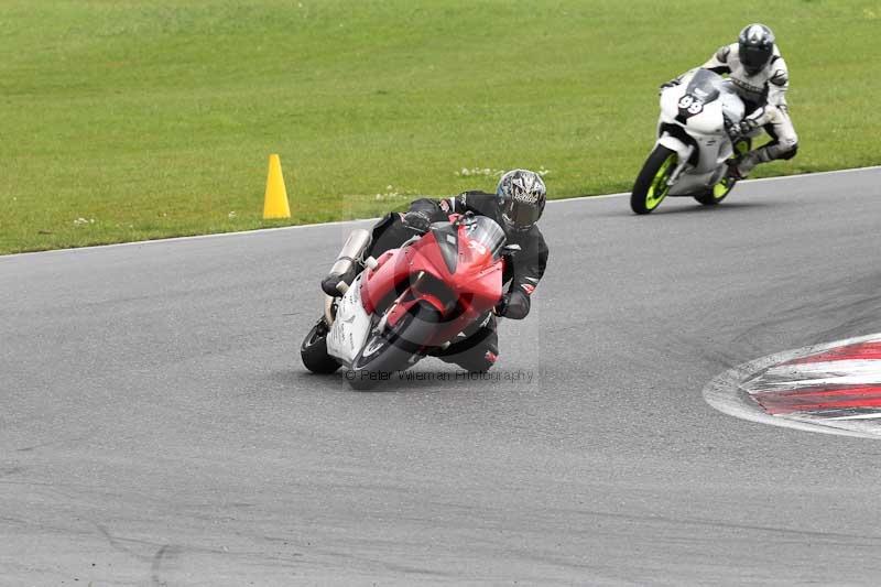 Motorcycle action photographs;Trackday digital images;event digital images;eventdigitalimages;no limits trackday;peter wileman photography;snetterton;snetterton circuit norfolk;snetterton photographs;trackday;trackday photos