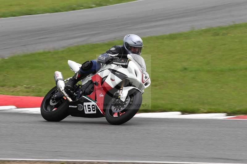 Motorcycle action photographs;Trackday digital images;event digital images;eventdigitalimages;no limits trackday;peter wileman photography;snetterton;snetterton circuit norfolk;snetterton photographs;trackday;trackday photos