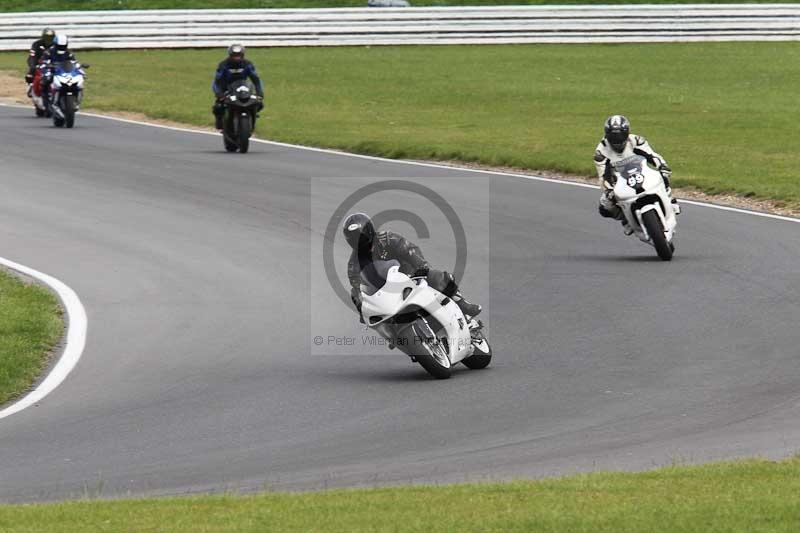 Motorcycle action photographs;Trackday digital images;event digital images;eventdigitalimages;no limits trackday;peter wileman photography;snetterton;snetterton circuit norfolk;snetterton photographs;trackday;trackday photos