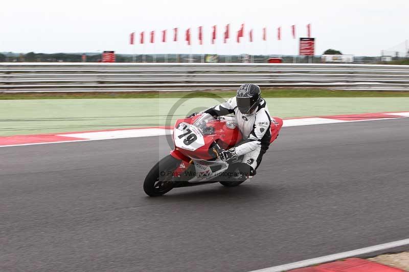 Motorcycle action photographs;Trackday digital images;event digital images;eventdigitalimages;no limits trackday;peter wileman photography;snetterton;snetterton circuit norfolk;snetterton photographs;trackday;trackday photos