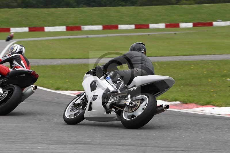 Motorcycle action photographs;Trackday digital images;event digital images;eventdigitalimages;no limits trackday;peter wileman photography;snetterton;snetterton circuit norfolk;snetterton photographs;trackday;trackday photos