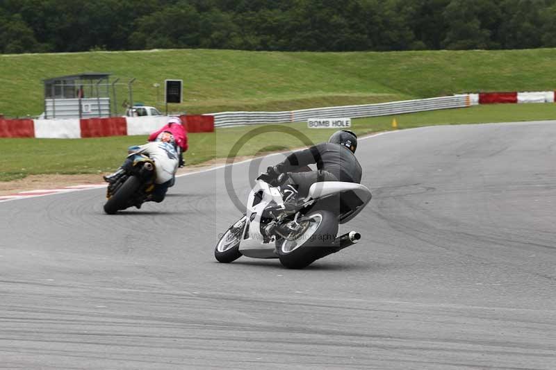 Motorcycle action photographs;Trackday digital images;event digital images;eventdigitalimages;no limits trackday;peter wileman photography;snetterton;snetterton circuit norfolk;snetterton photographs;trackday;trackday photos