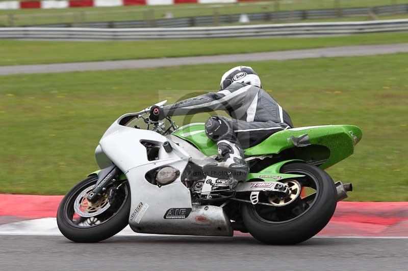 Motorcycle action photographs;Trackday digital images;event digital images;eventdigitalimages;no limits trackday;peter wileman photography;snetterton;snetterton circuit norfolk;snetterton photographs;trackday;trackday photos