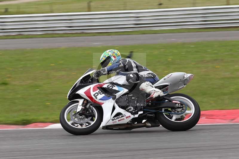 Motorcycle action photographs;Trackday digital images;event digital images;eventdigitalimages;no limits trackday;peter wileman photography;snetterton;snetterton circuit norfolk;snetterton photographs;trackday;trackday photos