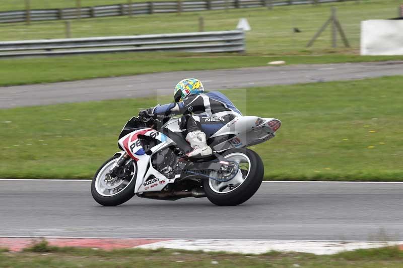 Motorcycle action photographs;Trackday digital images;event digital images;eventdigitalimages;no limits trackday;peter wileman photography;snetterton;snetterton circuit norfolk;snetterton photographs;trackday;trackday photos