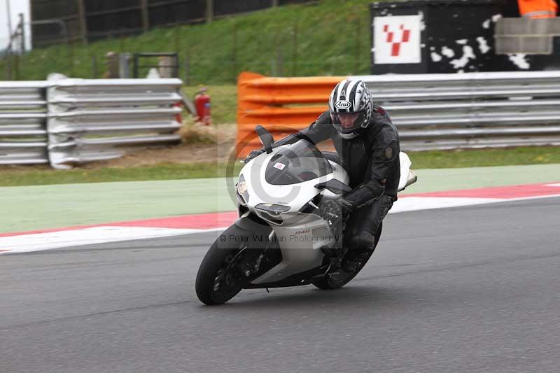 Motorcycle action photographs;Trackday digital images;event digital images;eventdigitalimages;no limits trackday;peter wileman photography;snetterton;snetterton circuit norfolk;snetterton photographs;trackday;trackday photos