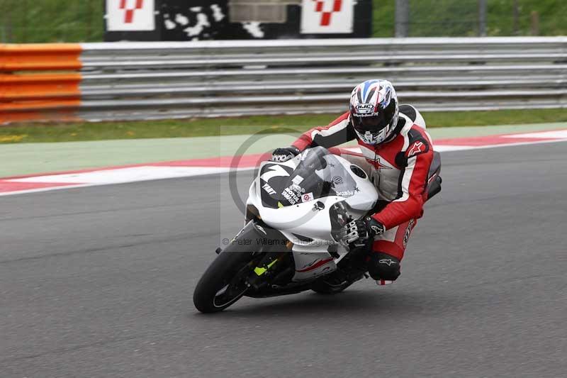 Motorcycle action photographs;Trackday digital images;event digital images;eventdigitalimages;no limits trackday;peter wileman photography;snetterton;snetterton circuit norfolk;snetterton photographs;trackday;trackday photos