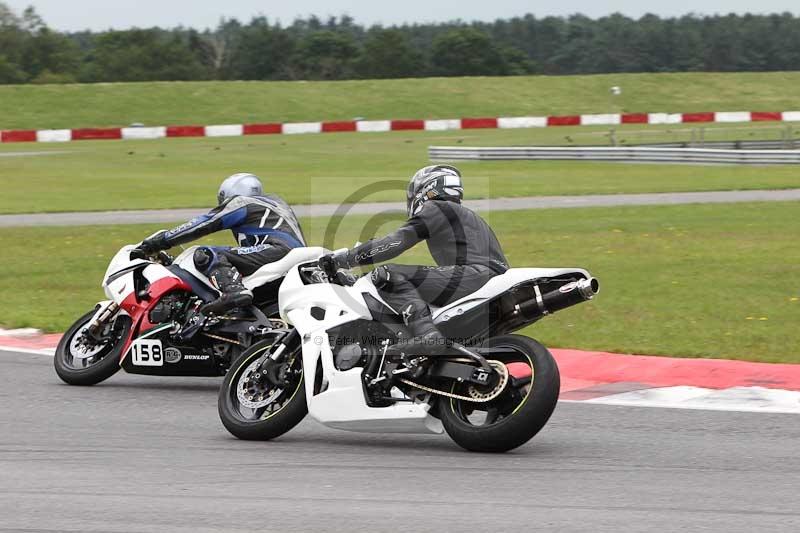 Motorcycle action photographs;Trackday digital images;event digital images;eventdigitalimages;no limits trackday;peter wileman photography;snetterton;snetterton circuit norfolk;snetterton photographs;trackday;trackday photos