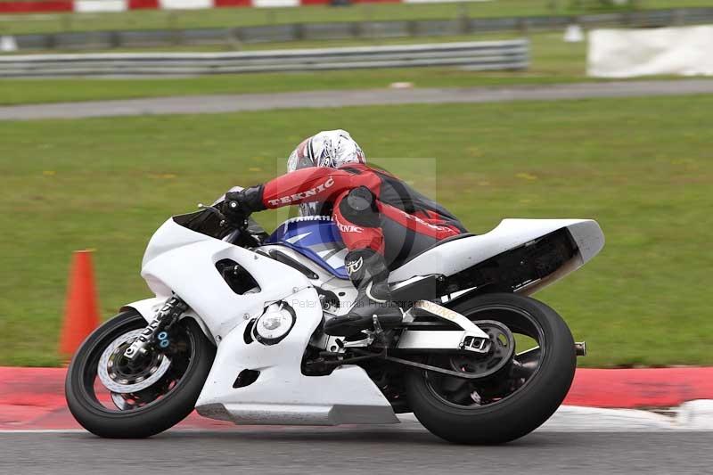 Motorcycle action photographs;Trackday digital images;event digital images;eventdigitalimages;no limits trackday;peter wileman photography;snetterton;snetterton circuit norfolk;snetterton photographs;trackday;trackday photos