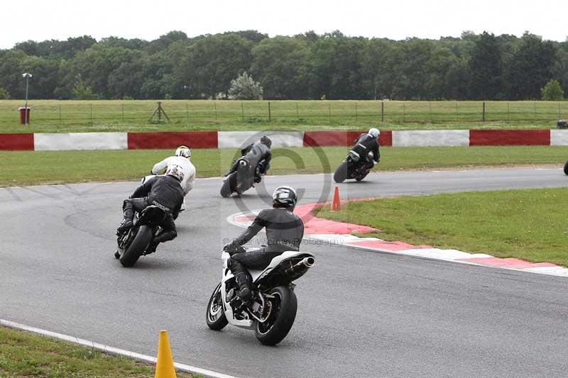 Motorcycle action photographs;Trackday digital images;event digital images;eventdigitalimages;no limits trackday;peter wileman photography;snetterton;snetterton circuit norfolk;snetterton photographs;trackday;trackday photos