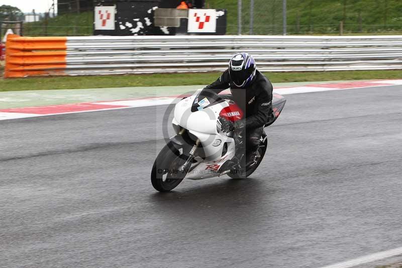 Motorcycle action photographs;Trackday digital images;event digital images;eventdigitalimages;no limits trackday;peter wileman photography;snetterton;snetterton circuit norfolk;snetterton photographs;trackday;trackday photos