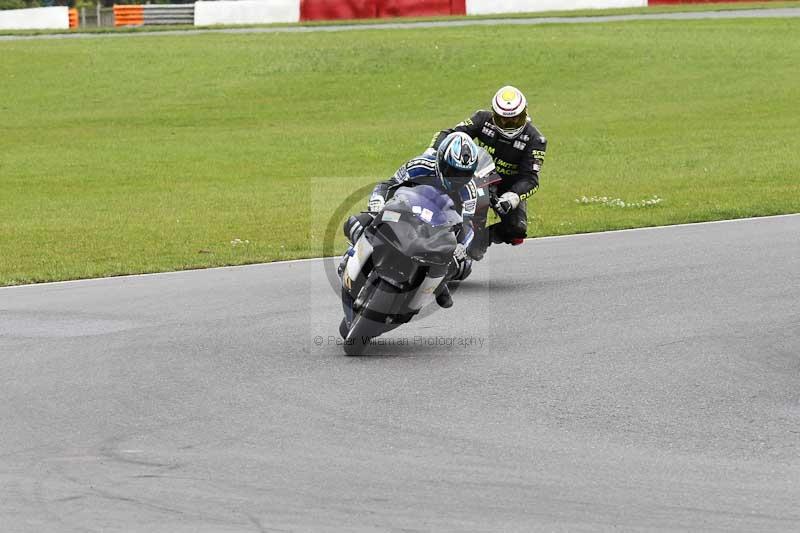 Motorcycle action photographs;Trackday digital images;event digital images;eventdigitalimages;no limits trackday;peter wileman photography;snetterton;snetterton circuit norfolk;snetterton photographs;trackday;trackday photos