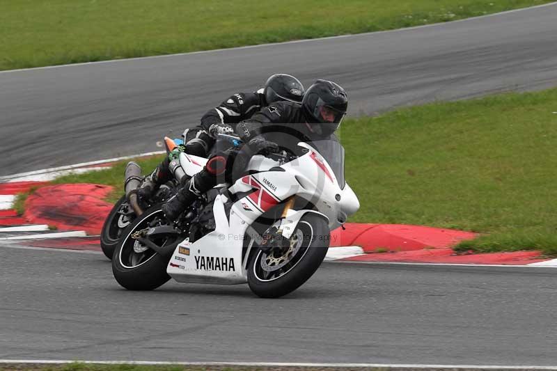 Motorcycle action photographs;Trackday digital images;event digital images;eventdigitalimages;no limits trackday;peter wileman photography;snetterton;snetterton circuit norfolk;snetterton photographs;trackday;trackday photos