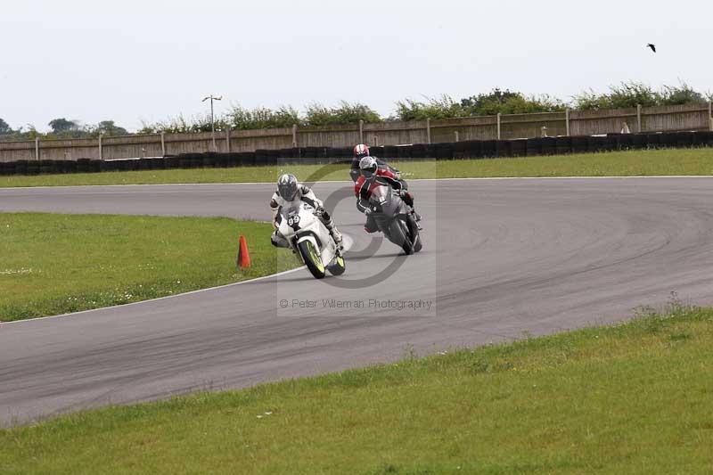 Motorcycle action photographs;Trackday digital images;event digital images;eventdigitalimages;no limits trackday;peter wileman photography;snetterton;snetterton circuit norfolk;snetterton photographs;trackday;trackday photos