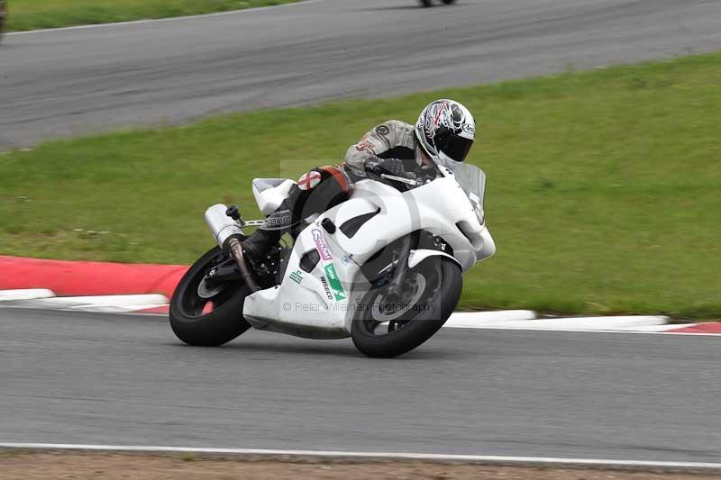 Motorcycle action photographs;Trackday digital images;event digital images;eventdigitalimages;no limits trackday;peter wileman photography;snetterton;snetterton circuit norfolk;snetterton photographs;trackday;trackday photos