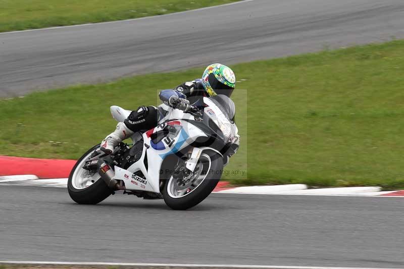 Motorcycle action photographs;Trackday digital images;event digital images;eventdigitalimages;no limits trackday;peter wileman photography;snetterton;snetterton circuit norfolk;snetterton photographs;trackday;trackday photos