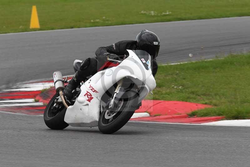 Motorcycle action photographs;Trackday digital images;event digital images;eventdigitalimages;no limits trackday;peter wileman photography;snetterton;snetterton circuit norfolk;snetterton photographs;trackday;trackday photos