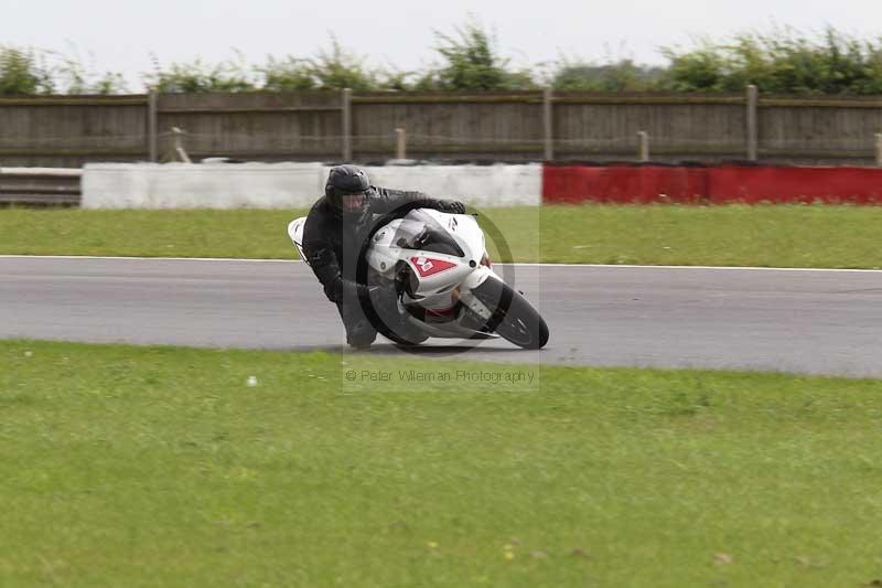 Motorcycle action photographs;Trackday digital images;event digital images;eventdigitalimages;no limits trackday;peter wileman photography;snetterton;snetterton circuit norfolk;snetterton photographs;trackday;trackday photos