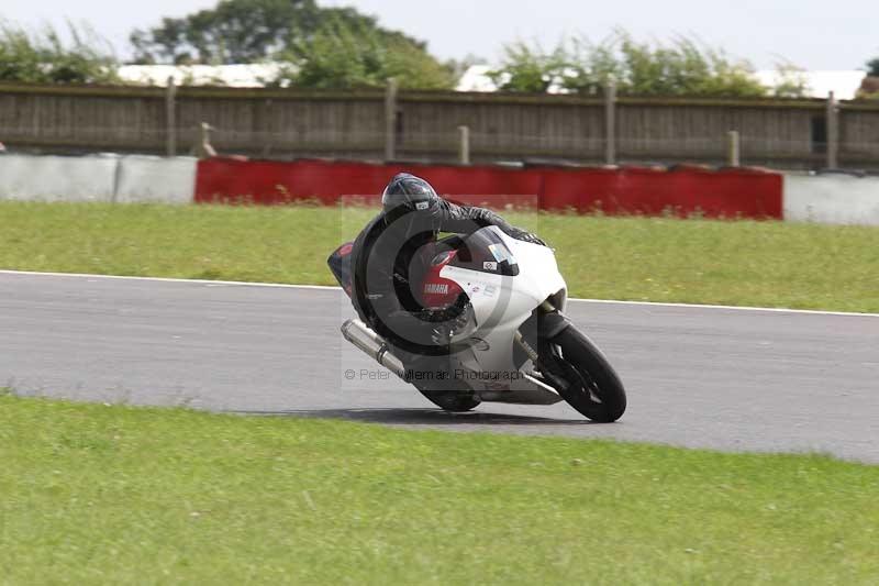 Motorcycle action photographs;Trackday digital images;event digital images;eventdigitalimages;no limits trackday;peter wileman photography;snetterton;snetterton circuit norfolk;snetterton photographs;trackday;trackday photos