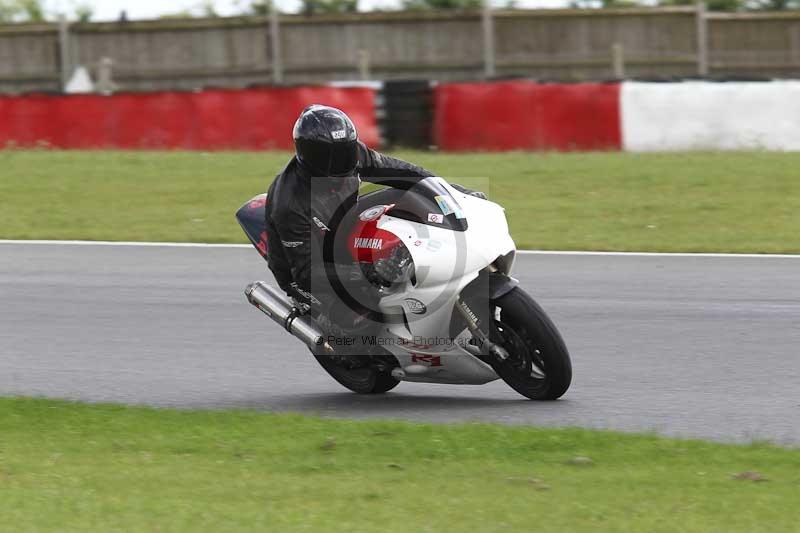 Motorcycle action photographs;Trackday digital images;event digital images;eventdigitalimages;no limits trackday;peter wileman photography;snetterton;snetterton circuit norfolk;snetterton photographs;trackday;trackday photos