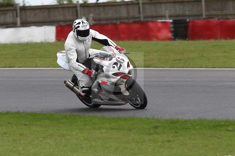 Motorcycle action photographs;Trackday digital images;event digital images;eventdigitalimages;no limits trackday;peter wileman photography;snetterton;snetterton circuit norfolk;snetterton photographs;trackday;trackday photos