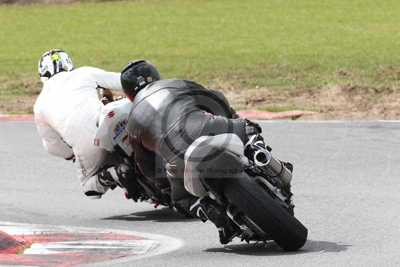 Motorcycle action photographs;Trackday digital images;event digital images;eventdigitalimages;no limits trackday;peter wileman photography;snetterton;snetterton circuit norfolk;snetterton photographs;trackday;trackday photos