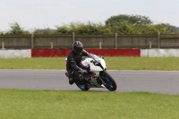 Motorcycle-action-photographs;Trackday-digital-images;event-digital-images;eventdigitalimages;no-limits-trackday;peter-wileman-photography;snetterton;snetterton-circuit-norfolk;snetterton-photographs;trackday;trackday-photos