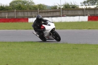 Motorcycle-action-photographs;Trackday-digital-images;event-digital-images;eventdigitalimages;no-limits-trackday;peter-wileman-photography;snetterton;snetterton-circuit-norfolk;snetterton-photographs;trackday;trackday-photos