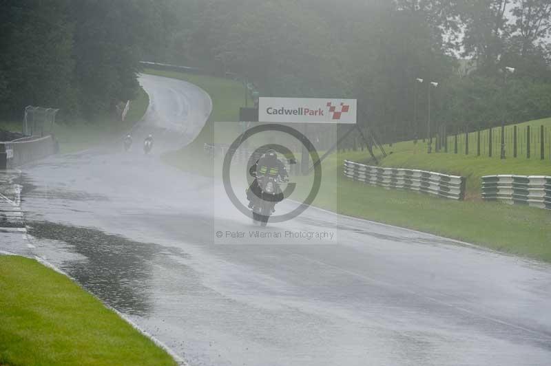 Motorcycle action photographs;Trackday digital images;cadwell;cadwell park photographs;event digital images;eventdigitalimages;motor racing louth lincolnshire;no limits trackdays;peter wileman photography;trackday;trackday photos