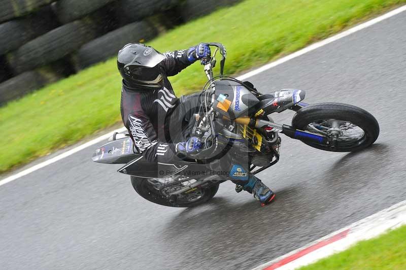 Motorcycle action photographs;Trackday digital images;cadwell;cadwell park photographs;event digital images;eventdigitalimages;motor racing louth lincolnshire;no limits trackdays;peter wileman photography;trackday;trackday photos