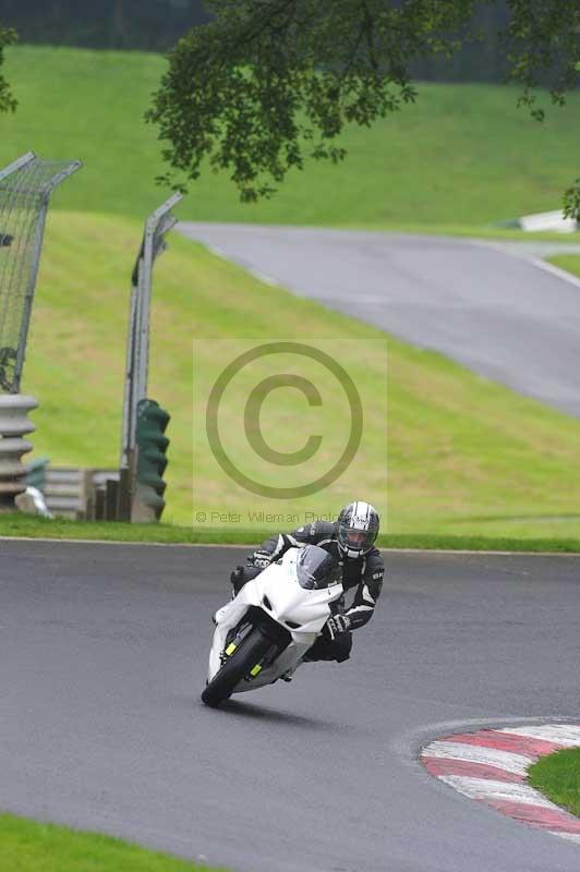 Motorcycle action photographs;Trackday digital images;cadwell;cadwell park photographs;event digital images;eventdigitalimages;motor racing louth lincolnshire;no limits trackdays;peter wileman photography;trackday;trackday photos