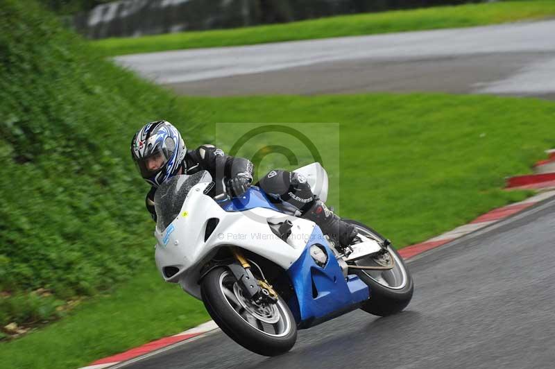 Motorcycle action photographs;Trackday digital images;cadwell;cadwell park photographs;event digital images;eventdigitalimages;motor racing louth lincolnshire;no limits trackdays;peter wileman photography;trackday;trackday photos