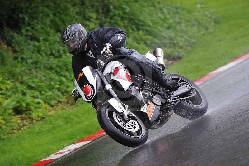 Motorcycle action photographs;Trackday digital images;cadwell;cadwell park photographs;event digital images;eventdigitalimages;motor racing louth lincolnshire;no limits trackdays;peter wileman photography;trackday;trackday photos