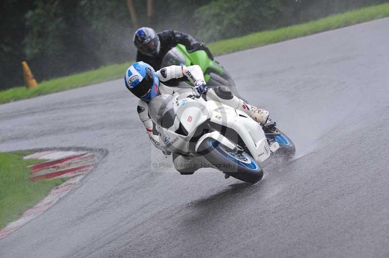 Motorcycle action photographs;Trackday digital images;cadwell;cadwell park photographs;event digital images;eventdigitalimages;motor racing louth lincolnshire;no limits trackdays;peter wileman photography;trackday;trackday photos