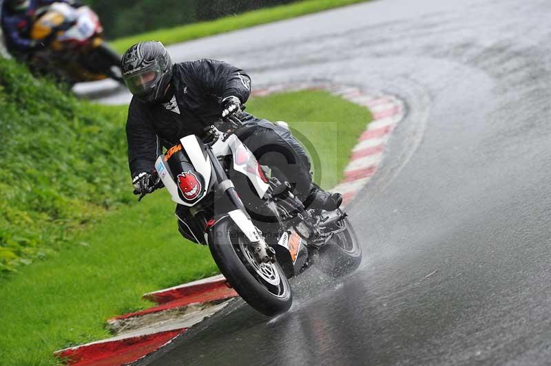 Motorcycle action photographs;Trackday digital images;cadwell;cadwell park photographs;event digital images;eventdigitalimages;motor racing louth lincolnshire;no limits trackdays;peter wileman photography;trackday;trackday photos